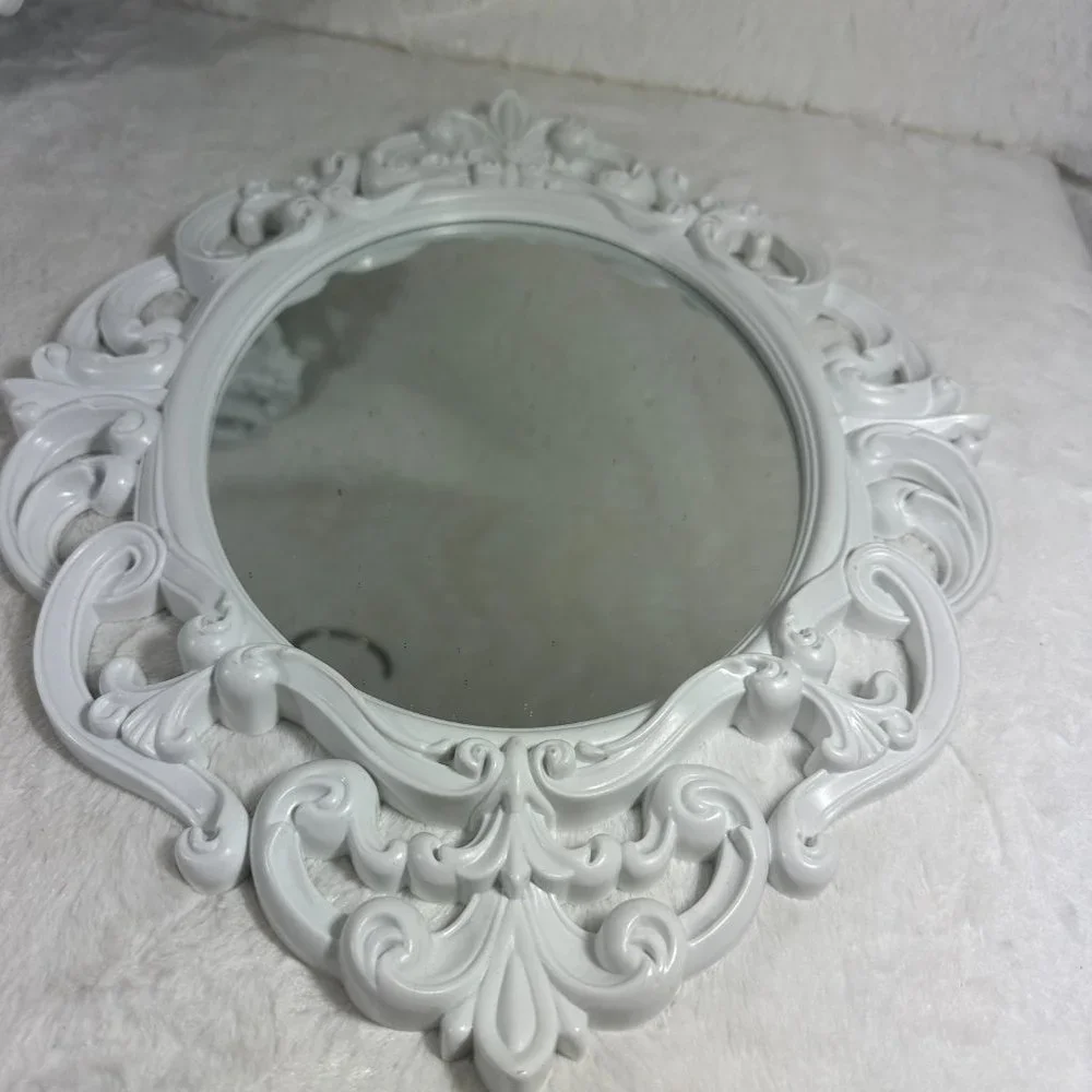 White Oval Vintage Wall Mirror 11.5 x 15 Inch